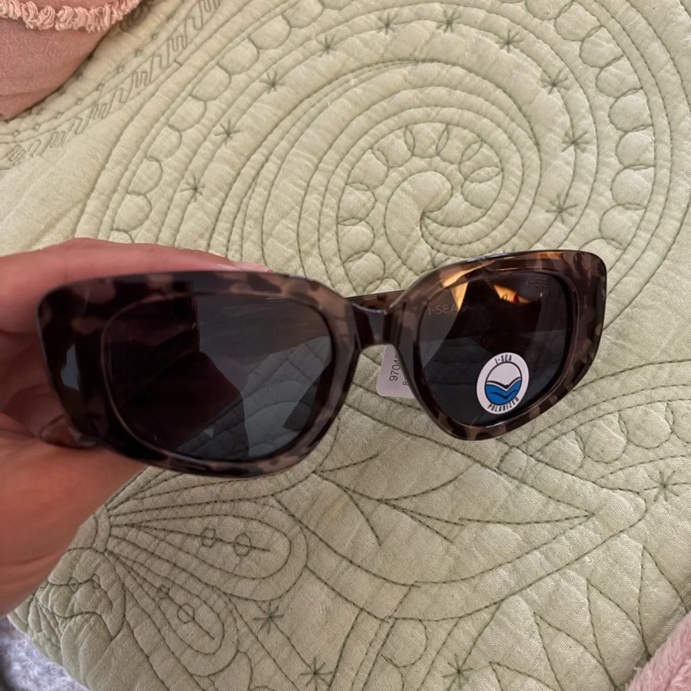 Free People Tortoise Print Print Cat Eye Sunglasses